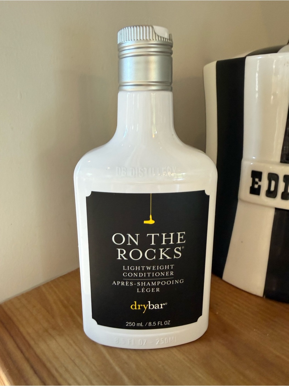 NWT drybar On The Rocks Lightweight Conditioner - White